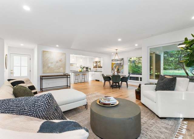 Property at 1358 Sylvan Ct, Healdsburg, CA 95448, 4 beds, 2.5 baths