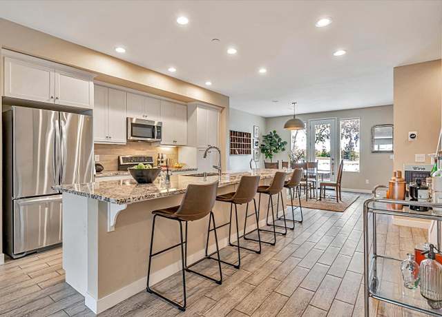 Property at 124 Johnson St, Windsor, CA 95492, 2 beds, 2.5 baths