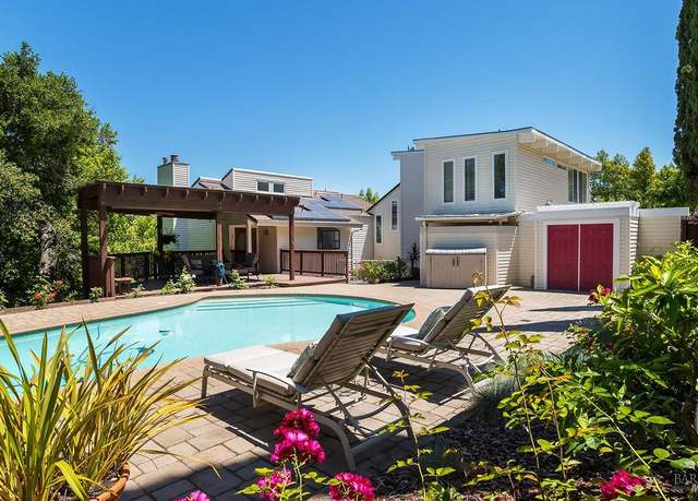 Property at 25 Wimbledon Ct, Novato, CA 94949, 4 beds, 3.5 baths