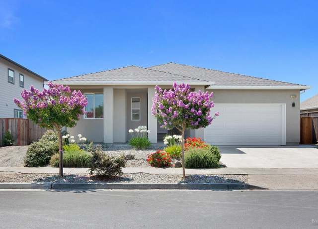 Property at 1220 Starview Dr, Santa Rosa, CA 95403, 4 beds, 2.5 baths