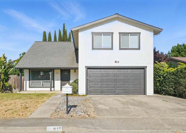 Property at 819 Bluejay Dr, Suisun City, CA 94585, 3 beds, 2.5 baths
