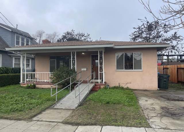 Property at 140 S 2nd St, Dixon, CA 95620, 2 beds, 1 bath
