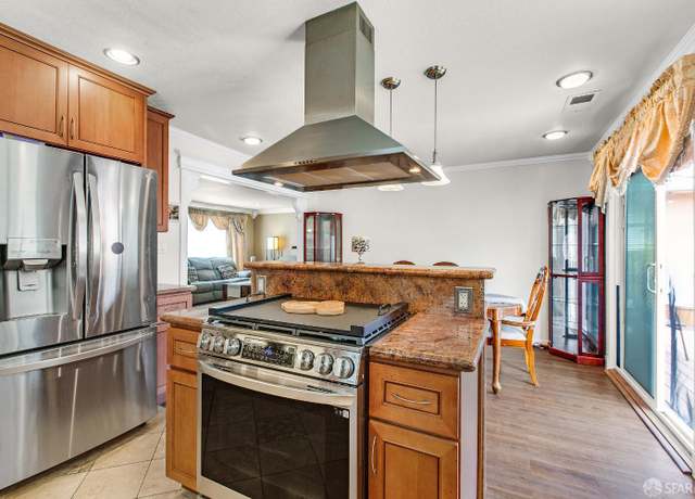 Property at 543 Macarthur Dr, Daly City, CA 94015, 3 beds, 1 bath
