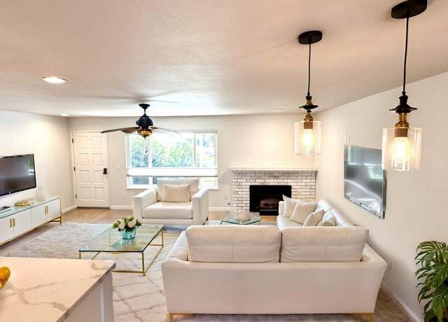 Property at 60 Aspen Meadows Cir, Santa Rosa, CA 95409, 2 beds, 2 baths