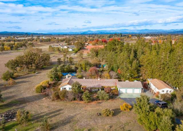 Property at 5625 Occidental Rd, Santa Rosa, CA 95401, 3 beds, 2.5 baths