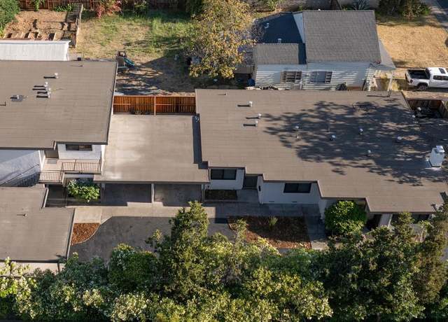 Property at 528 3rd St W, Sonoma, CA 95476, 8 beds, 4 baths