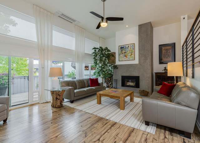 Property at 175 Knollwood Dr, San Rafael, CA 94901, 2 beds, 2 baths