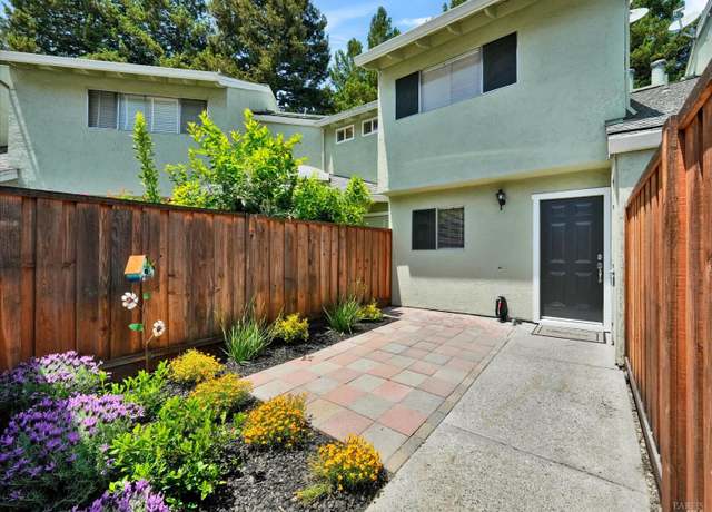 Property at 576 Racquet Club Cir, Rohnert Park, CA 94928, 2 beds, 1.5 baths