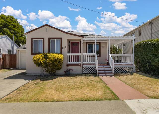 Property at 228 14th St, Vallejo, CA 94590, 2 beds, 1 bath