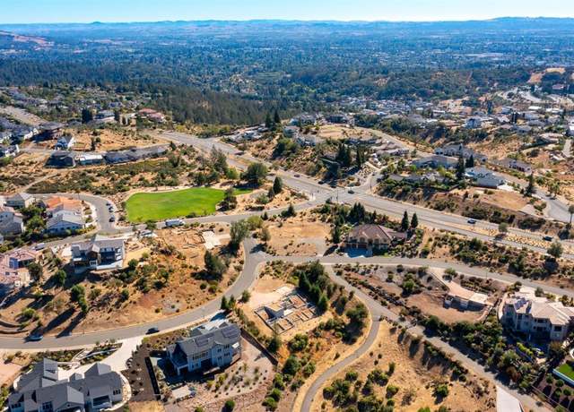 Property at 3911 Chanterelle Cir, Santa Rosa, CA 95404