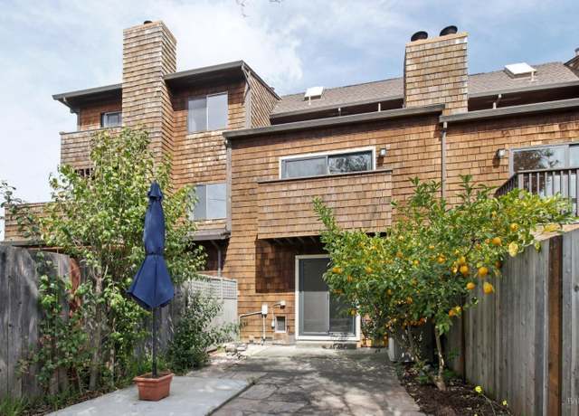 Property at 15 Liberty Ln, Petaluma, CA 94952, 2 beds, 2.5 baths