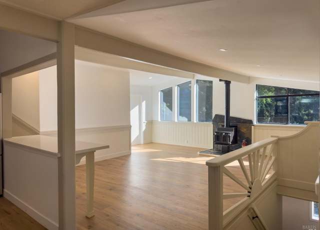 Property at 17420 Guernewood Ln, Guerneville, CA 95446, 4 beds, 3 baths