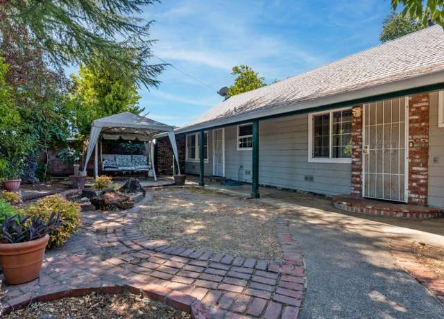 Property at 150 Beacon Ln, Ukiah, CA 95482, 3 beds, 2.5 baths