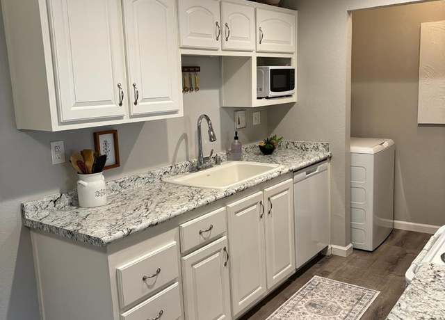 Property at 8201 Camino Colegio Dr #161, Rohnert Park, CA 94928, 3 beds, 2 baths