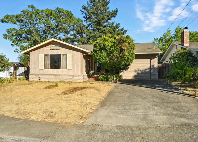 Property at 1055 Crinella Ct, St. Helena, CA 94574, 3 beds, 2 baths