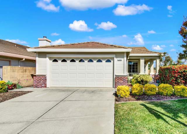 Property at 374 Bartlett Ln, Vacaville, CA 95687, 3 beds, 2 baths