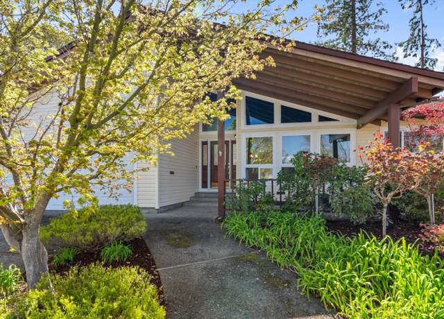 Property at 2280 Warwick Dr, Santa Rosa, CA 95405, 3 beds, 2.5 baths