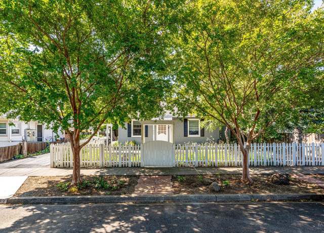 Property at 1673 E St, Napa, CA 94559, 2 beds, 1 bath