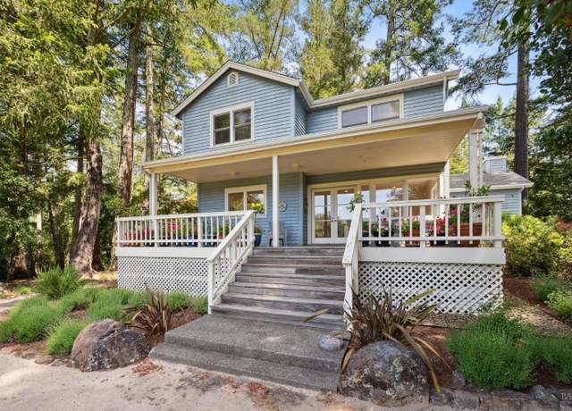 Property at 3245 W Dry Creek Rd, Healdsburg, CA 95448, 3 beds, 2.5 baths