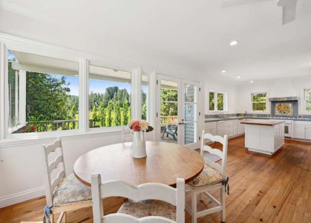 Property at 3245 W Dry Creek Rd, Healdsburg, CA 95448, 3 beds, 2.5 baths