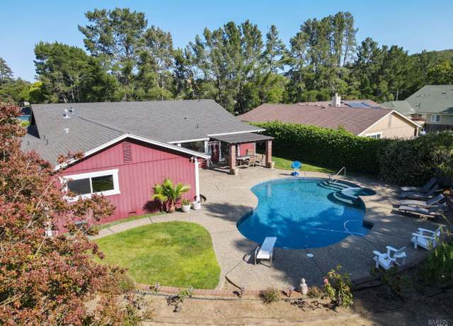 Property at 17 Mosswood Ct, Novato, CA 94947, 4 beds, 2 baths