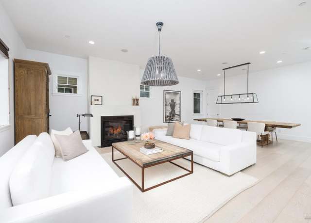 Property at 111 Grant St, Healdsburg, CA 95448, 2 beds, 3 baths