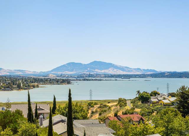 Property at 161 Crowsnest Ct, Vallejo, CA 94591, 4 beds, 3 baths