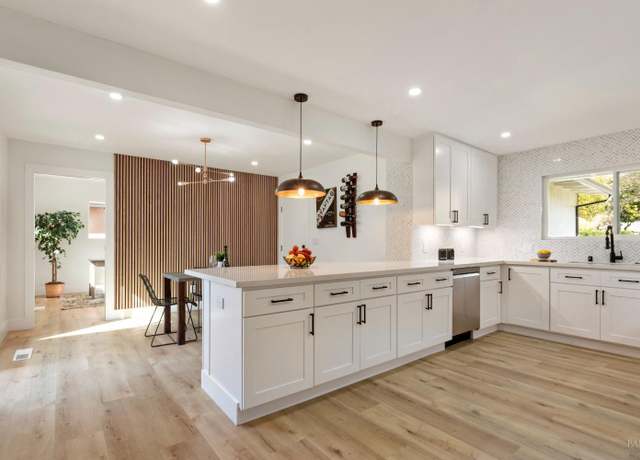 Property at 773 Ernest Dr, Sonoma, CA 95476, 4 beds, 2 baths