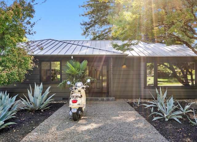 Property at 1325 Hillview Pl, St. Helena, CA 94574, 4 beds, 3.5 baths