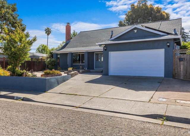 Property at 2044 Willow Dr, Petaluma, CA 94954, 4 beds, 3 baths