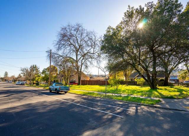 Property at 209 E 1st St, Cloverdale, CA 95425