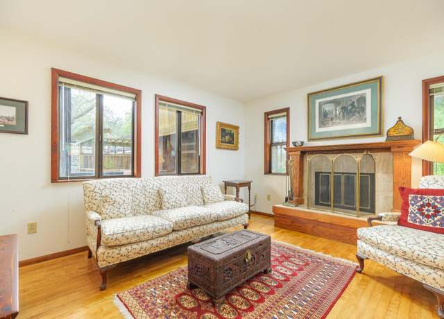Property at 327 Grandview Ave, Novato, CA 94945, 3 beds, 2.5 baths