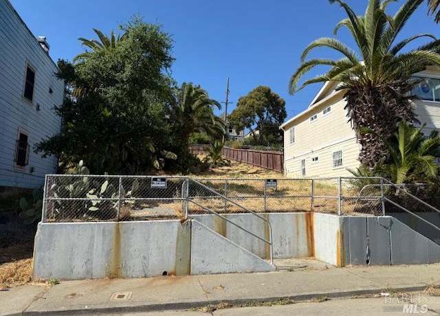 Property at 208 Carolina St, Vallejo, CA 94590