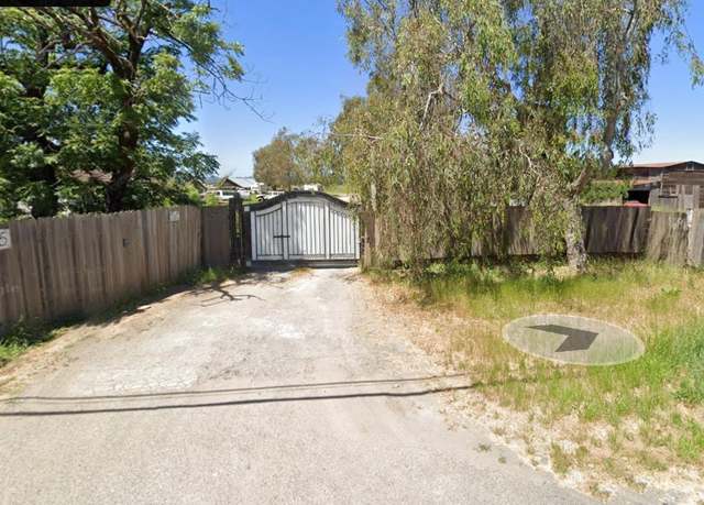 Property at 1645 S Wright Rd, Santa Rosa, CA 95407, 2 beds, 1 bath