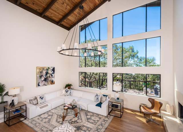 Property at 1043 La Quinta Ct, Napa, CA 94559, 4 beds, 3.5 baths