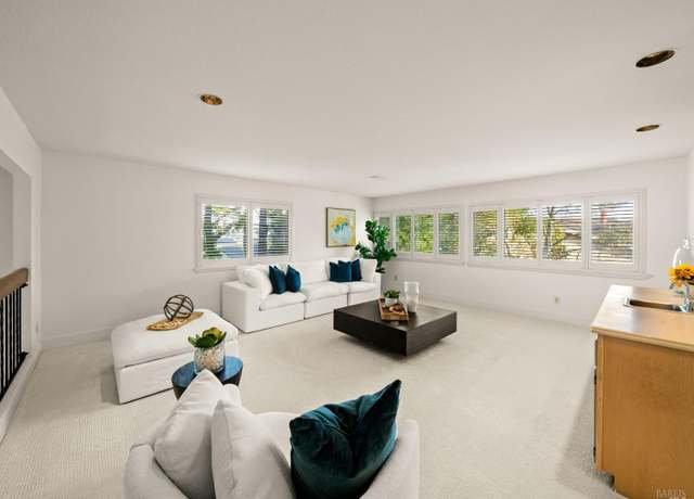 Property at 117 Gill Ct, Benicia, CA 94510, 4 beds, 3 baths