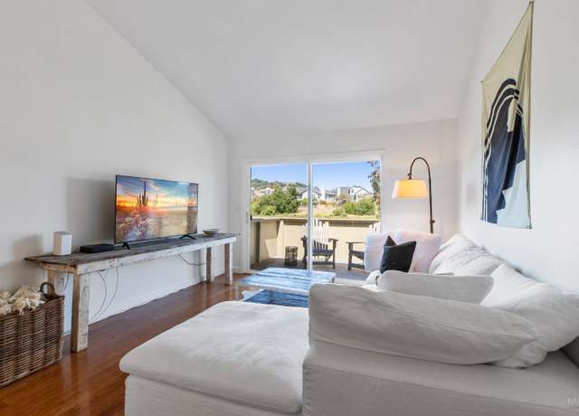 Property at 30 Steven Way, San Rafael, CA 94903, 2 beds, 1.5 baths