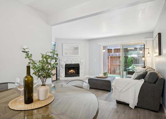 Property at 1607 Parkway Dr, Rohnert Park, CA 94928, 2 beds, 1.5 baths