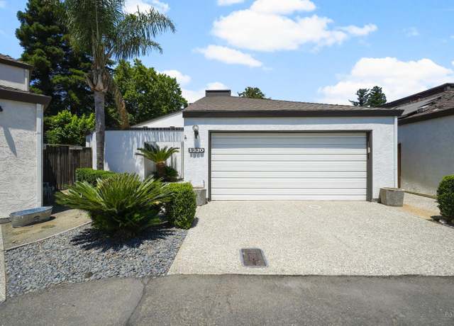 Property at 1330 Blackberry Ct, Dixon, CA 95620, 3 beds, 2 baths