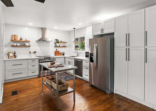 Property at 436 Calle De La Mesa, Novato, CA 94949, 3 beds, 2 baths