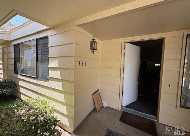 Property at 339 Twin Lakes Dr, Santa Rosa, CA 95409, 2 beds, 2 baths
