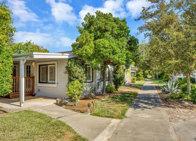 Property at 45 Laguna Seca Ct, St. Helena, CA 94574, 2 beds, 2 baths