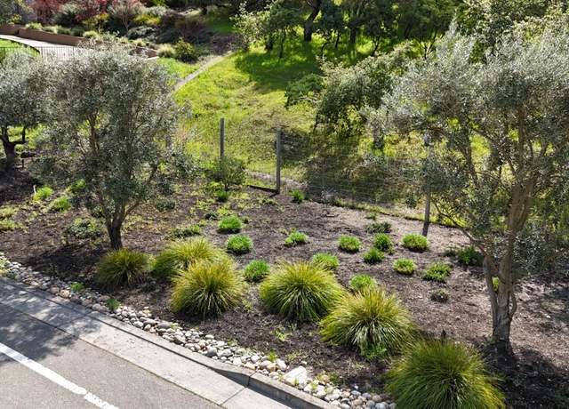 Property at 227 Poppy Hill Dr, Healdsburg, CA 95448