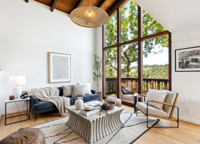 Property at 110 Stuyvesant Dr, San Anselmo, CA 94960, 4 beds, 2.5 baths