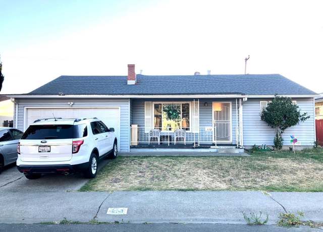 Property at 113 Parkwood Dr, Vallejo, CA 94591, 3 beds, 2 baths