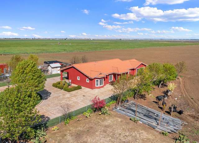 Property at 19810 S Spruce Rd, Los Banos, CA 93635, 3 beds, 2 baths