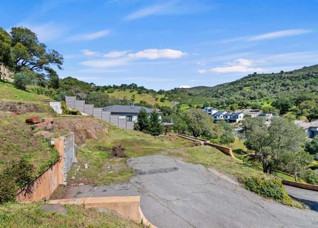 Property at 542 Westgate Dr, Napa, CA 94558