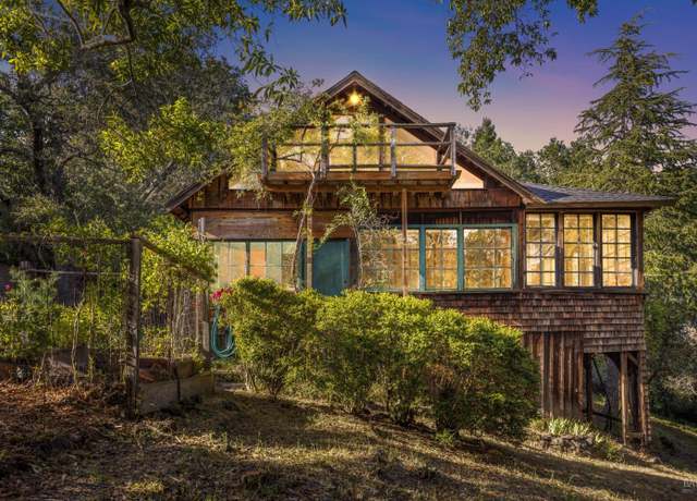 Property at 7 Walnut Ave, Larkspur, CA 94939, 3 beds, 2 baths