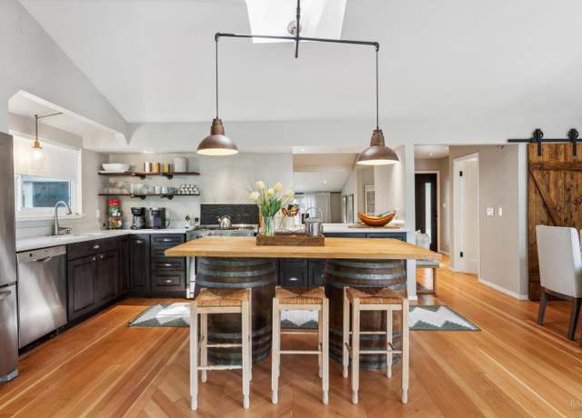 Property at 2531 Warm Springs Rd, Glen Ellen, CA 95442, 2 beds, 2.5 baths