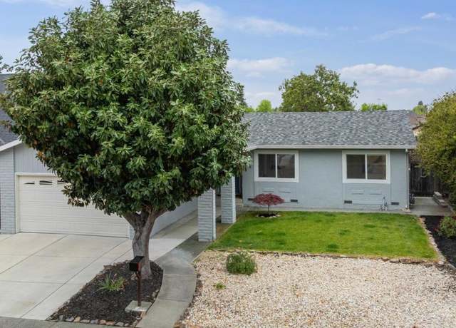 Property at 2037 Vista Ln, Petaluma, CA 94954, 3 beds, 2 baths